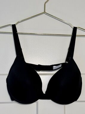 Black Smooth Silky Everyday T-Shirt Bra Lightly Lined 40D NWT